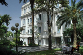 Гостиница Hotel Flora  Фрашати